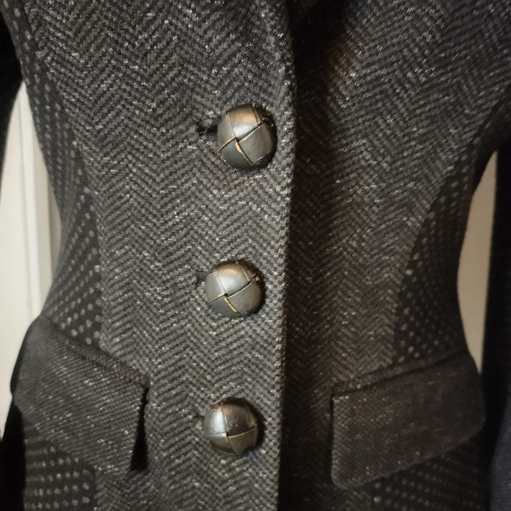 DIANE VON FURSTENBERG Black and Grey Textured Wool Blend Blazer size 4 - Picture 2 of 10